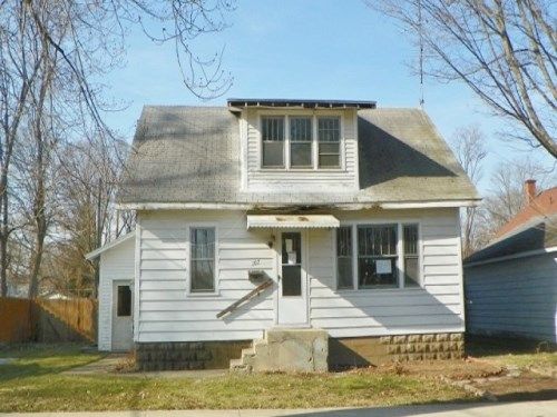 107 W Armitage St, Three Rivers, MI 49093