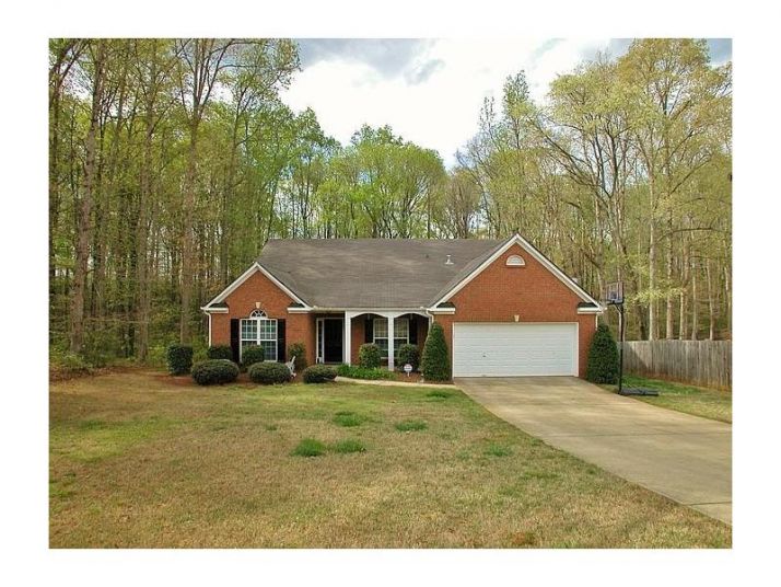 6202 Saddlehorse Drive, Flowery Branch, GA 30542