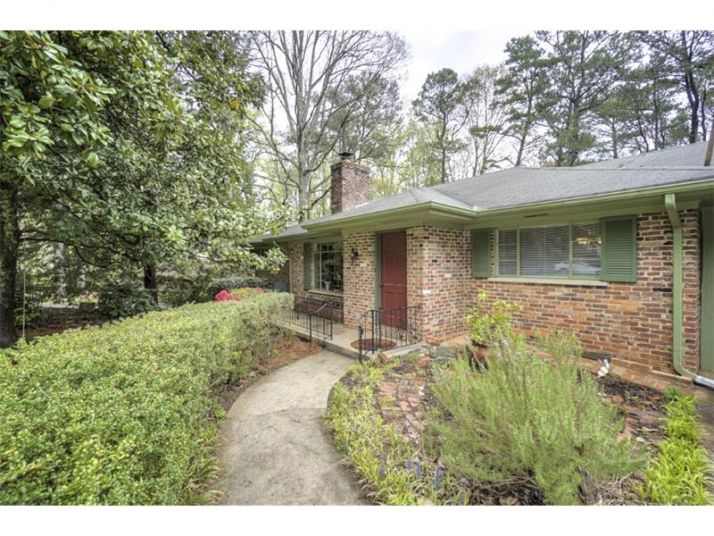689 Kenilworth Circle, Stone Mountain, GA 30083