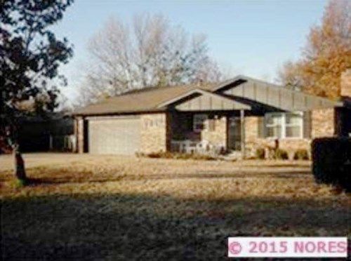 1010 SW 4th Street, Wagoner, OK 74467