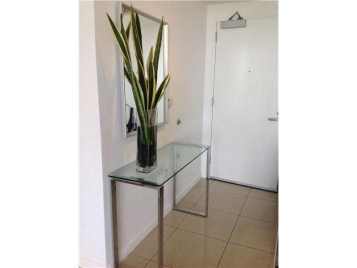 3250 NE 1 AV # 909, Miami, FL 33137
