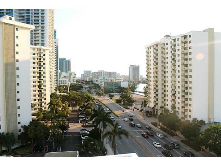 2751 S OCEAN DR # N908, Hollywood, FL 33019