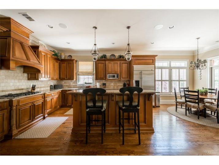 884 Beaverbrook Drive Nw, Atlanta, GA 30318