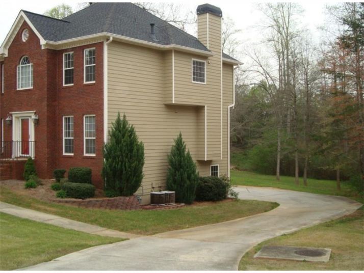 3425 Coles Creek Drive, Buford, GA 30519