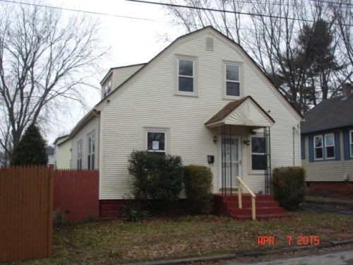 39 Bates Ave, Warwick, RI 02888