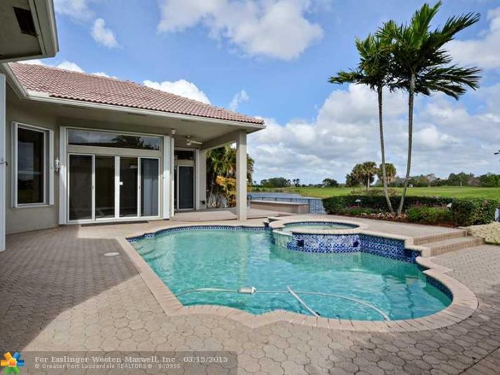 12560 NW 65TH DR, Pompano Beach, FL 33076