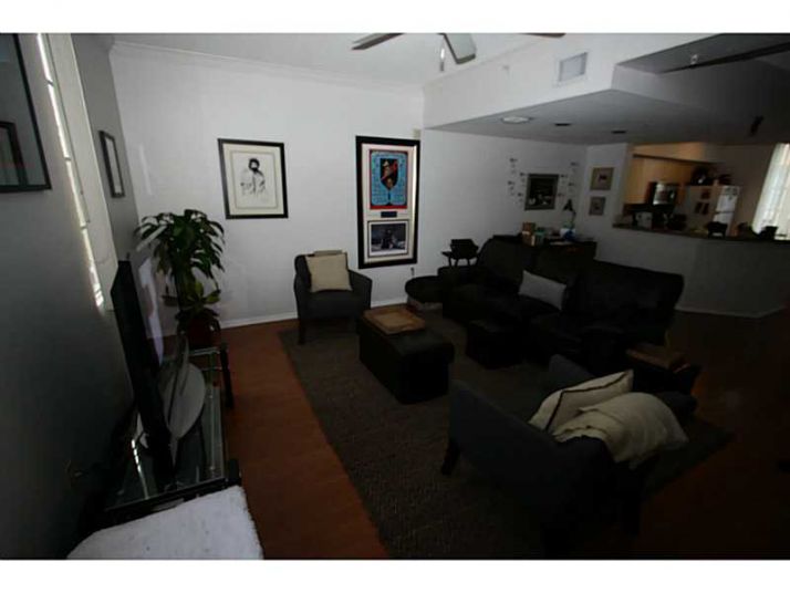 2821 185 ST # 404, Miami, FL 33180