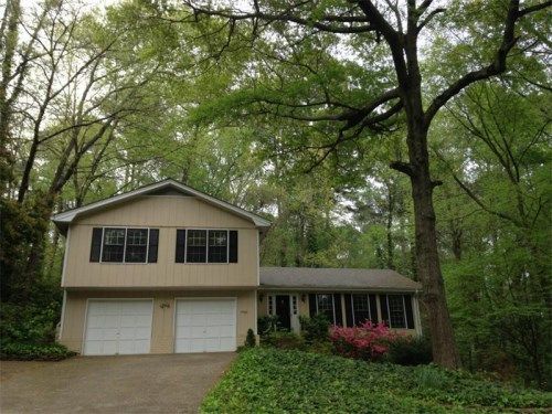 9305 N Lake Drive, Roswell, GA 30076