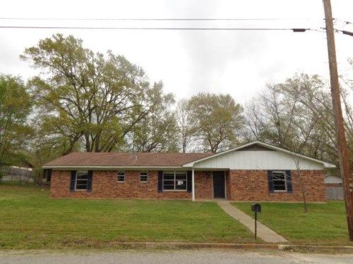 104 N Pope Drive, Overton, TX 75684