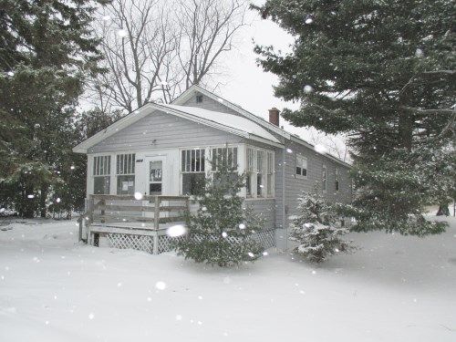 1812 Lake Shore Dr, Escanaba, MI 49829