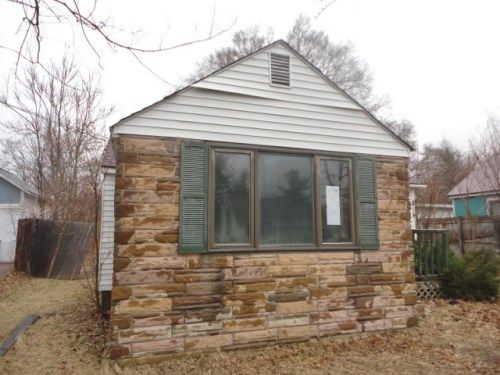 814 East Summit St, Greenville, MI 48838