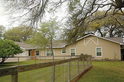 197 Creekside Drive, Bay City, TX 77414