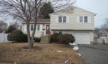 11 Overbrook Dr East Hartford, CT 06118