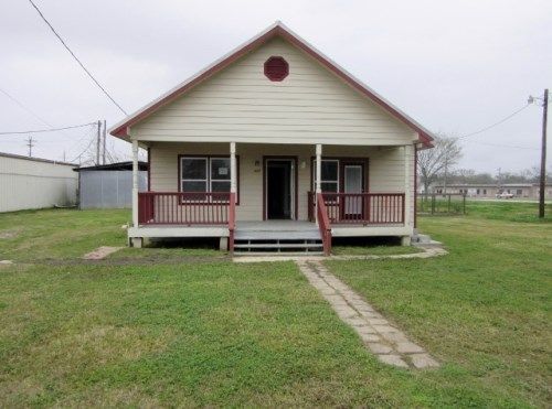 407 Wilcox Street, Anahuac, TX 77514
