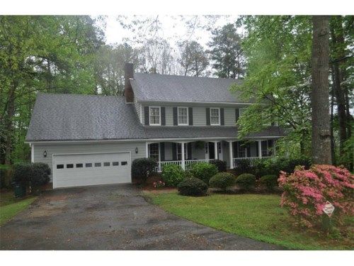 905 Foxfire Drive, Lawrenceville, GA 30044