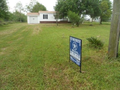 6462 Brockstein Rd, Sealy, TX 77474