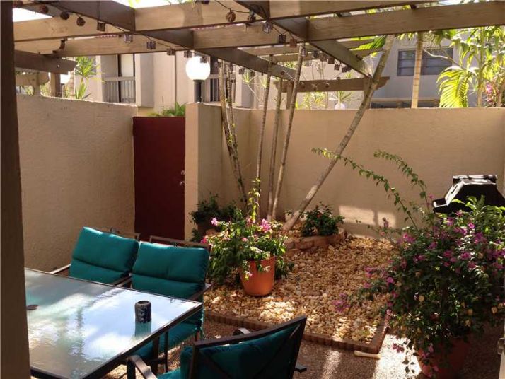 4712 SW 67 AV # G10, Miami, FL 33155