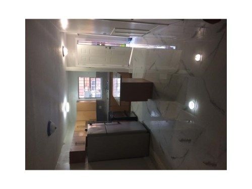 21 SW 109 AV # 2-B, Miami, FL 33174