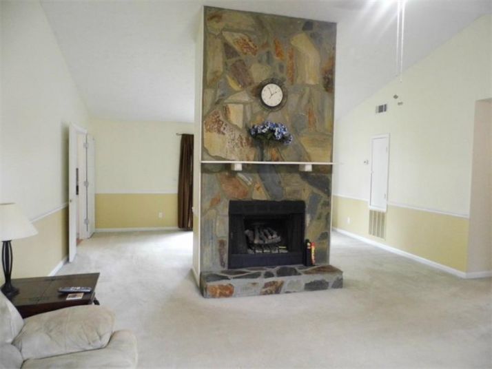 327 Knollwood Lane, Woodstock, GA 30188