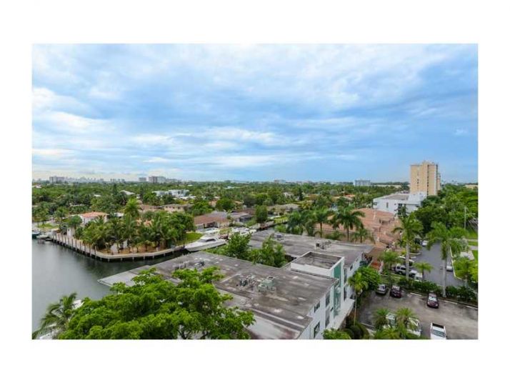 2450 NE 135 ST # 712, Miami, FL 33181