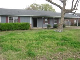 1638 Genie Fairway, Greenville, MS 38701