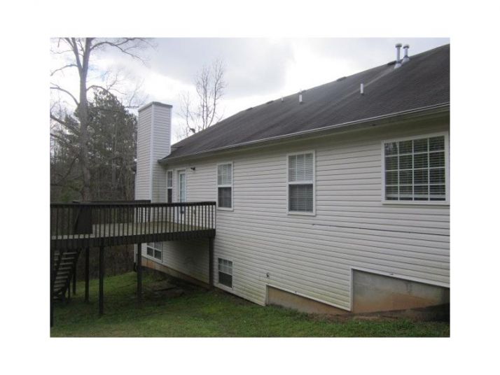 920 Chimney Trace Way, Lawrenceville, GA 30045