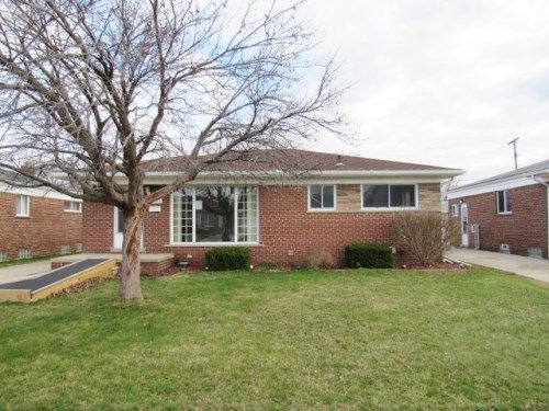 18129 Airport, Fraser, MI 48026