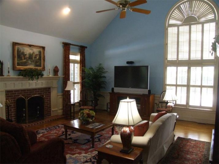5460 Oakwood Drive, Stone Mountain, GA 30087