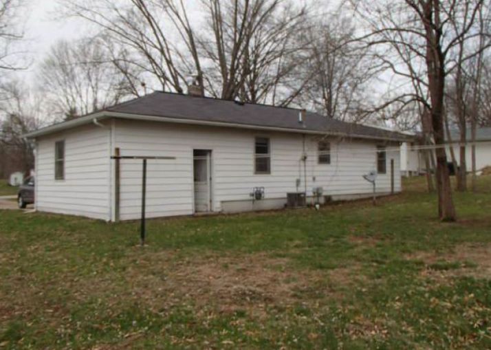 430 Pershing Dr, Warrenton, MO 63383