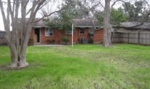 1909 Oakhurst Dr Irving, TX 75061