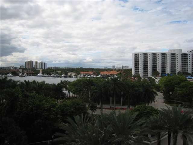 21205 YACHT CLUB DR # 704, Miami, FL 33180