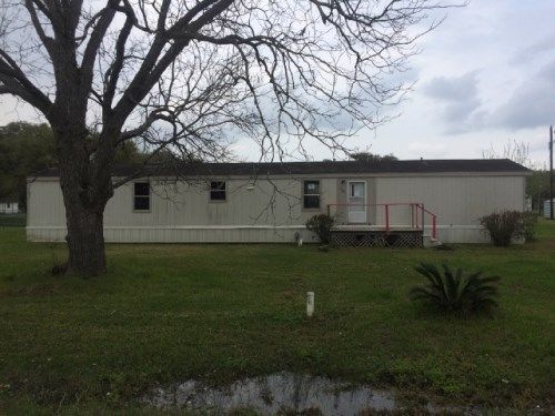 409 S Victoria St, Louise, TX 77455