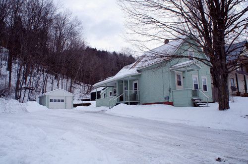 284 East St, Lyndonville, VT 05851