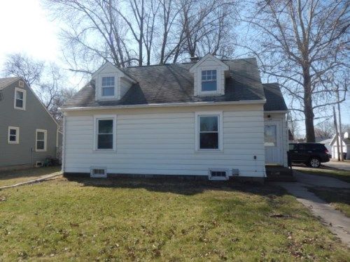 330 19th Ave, Moline, IL 61265