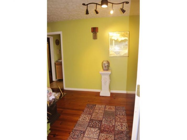 125 Hartwood Drive, Woodstock, GA 30189