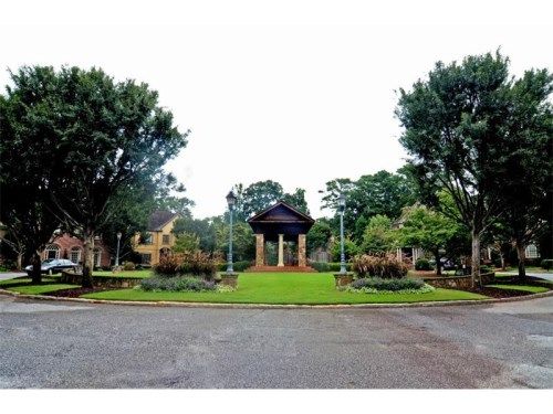 9 Ne Conifer Circle, Atlanta, GA 30342