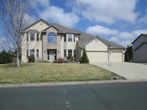 2807 Thrush St, Shakopee, MN 55379