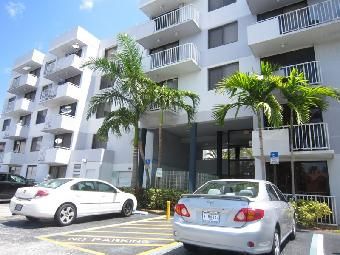 8251 NW 8th St Apt 304, Miami, FL 33126