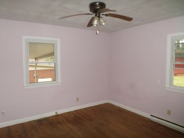 125 Florida Ave, Mount Airy, NC 27030