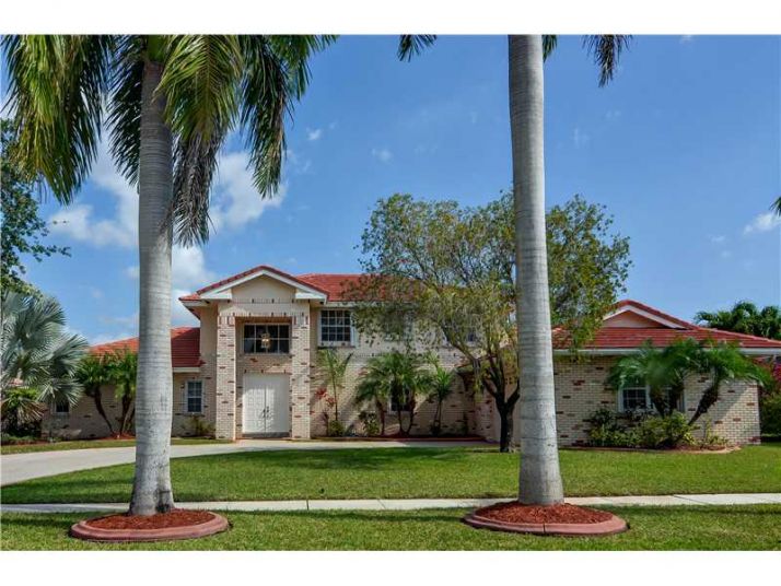 19421 NW 8 ST, Hollywood, FL 33029