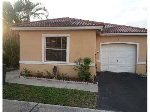 936 SW 180 TE, Hollywood, FL 33029