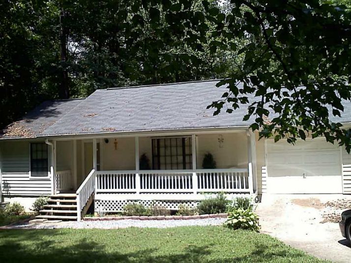 2810 Lanier Beach South Road, Cumming, GA 30041