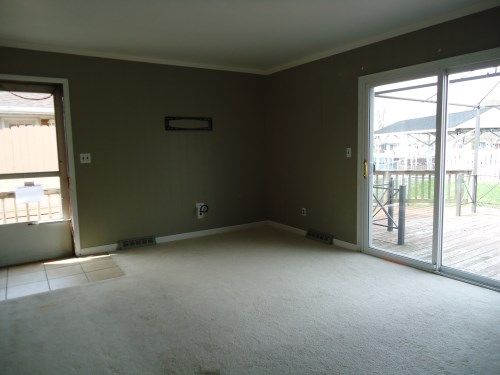 29670 Bayview Dr, Rockwood, MI 48173