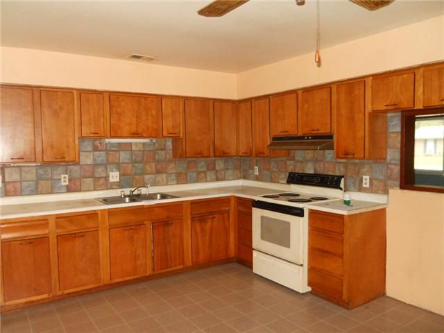 2458 Tiverton Ln, Cincinnati, OH 45231