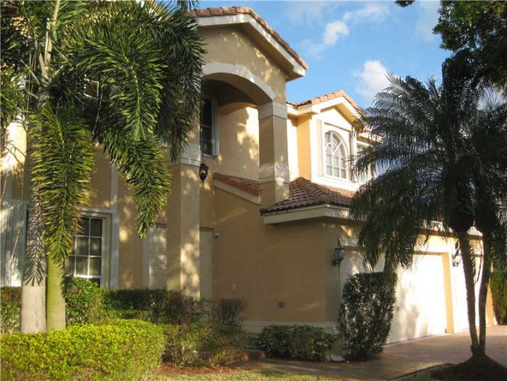 3289 SW 175 AV, Hollywood, FL 33029