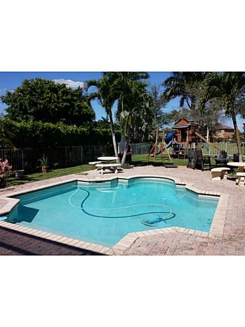 19431 SW 30 ST, Hollywood, FL 33029