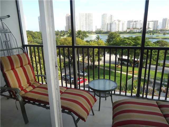 3475 N COUNTRY CLUB DR # 609, Miami, FL 33180