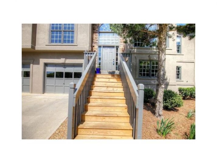 1008 Ashfern Walk, Woodstock, GA 30189