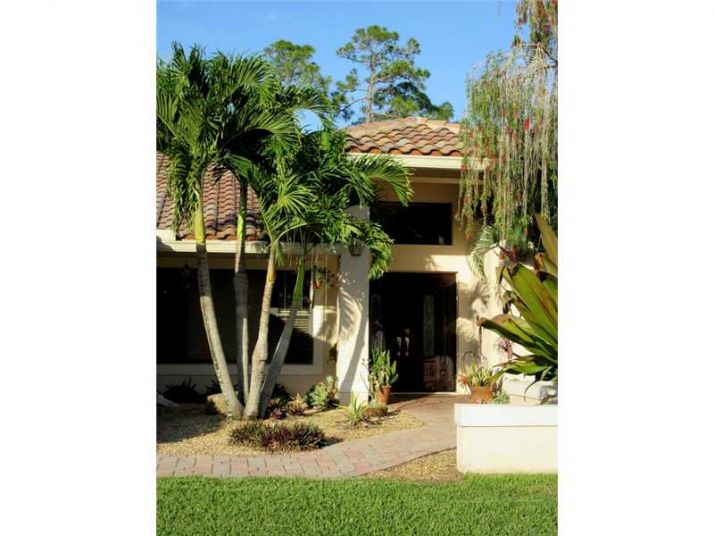 352 WINDOW ROCK Dr, West Palm Beach, FL 33414