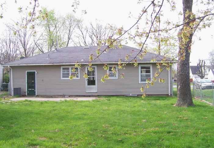 105 E Fairview St, Clinton, MO 64735